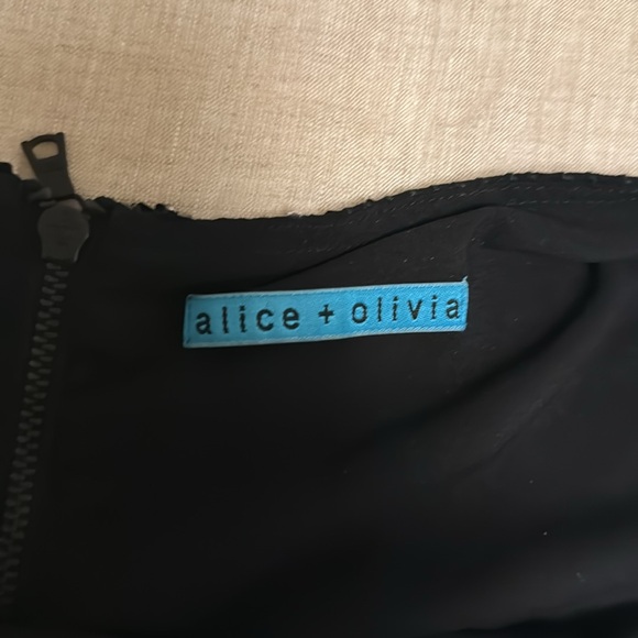 Alice + Olivia beautiful sequins top - Picture 5 of 9